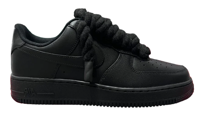 Nike Air Force One negras con cordones especiales